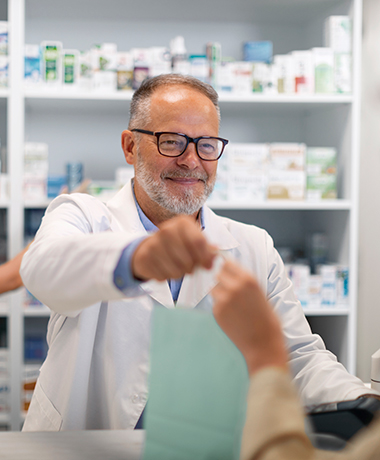 healthcore-solutions-pharmacist-work